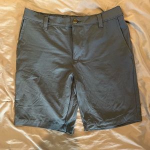 Men’s Navy Banana Republic 9 in Flat Front Short in 32!